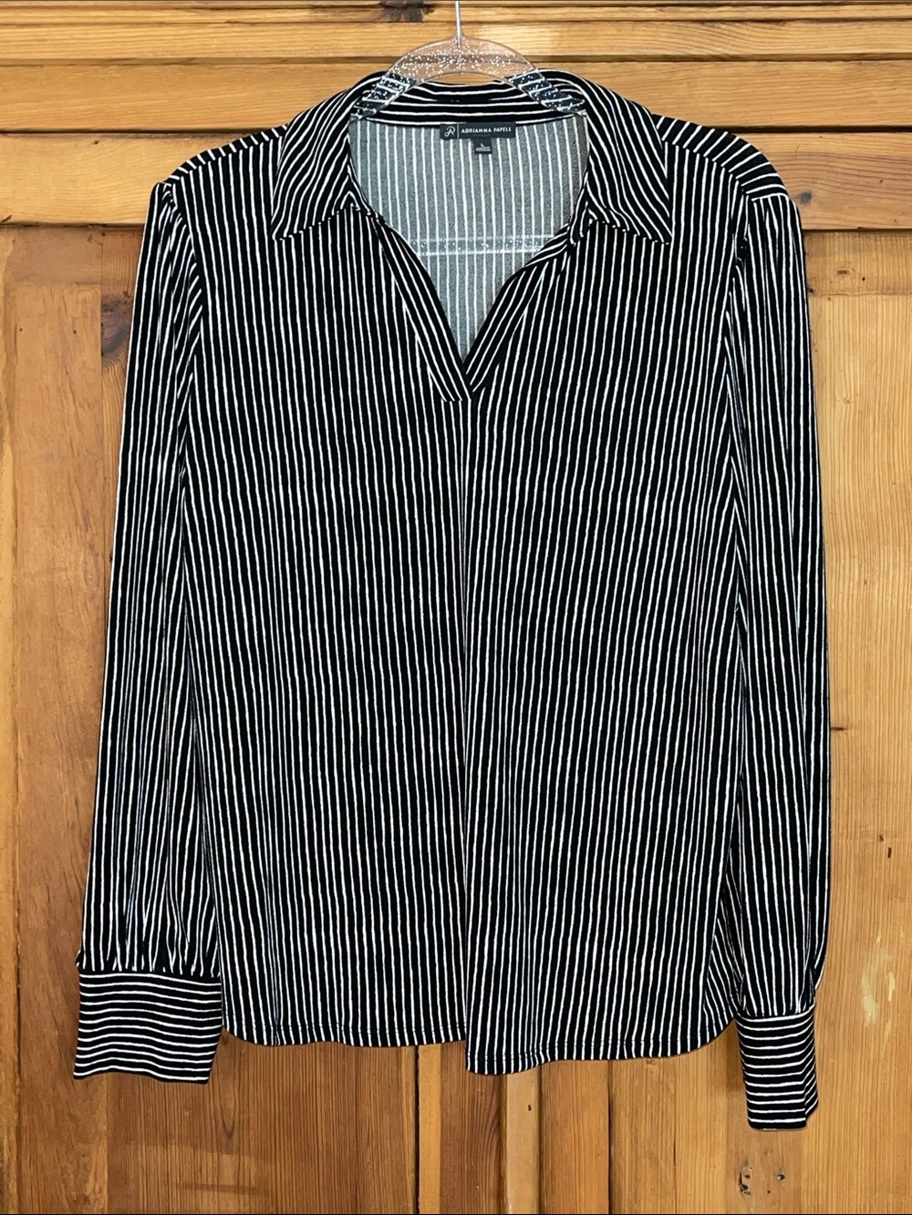 ADRIANNA PAPELL BLACK STRIPED POP OVER COLLAR BLOUSE Sz. L